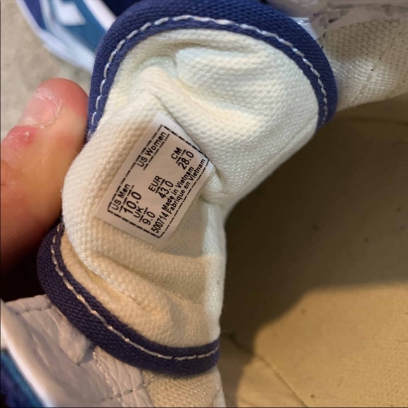 Vans - Picture 6 of 7